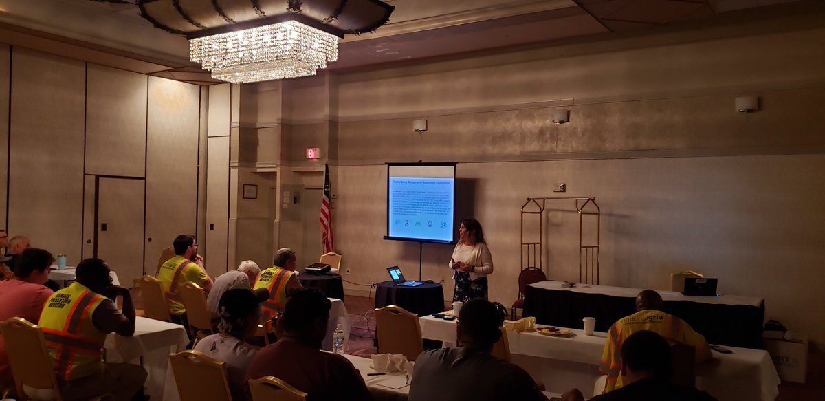 DianaMarasco's tweet photo. Thank you #Reconn for hosting me this morning. It was great having the opportunity to discuss @nationalgridus gas pipeline safety with your gas technicians #gassafety #damageprevention @NatGridSafety https://t.co/jEuFiPM1Ap