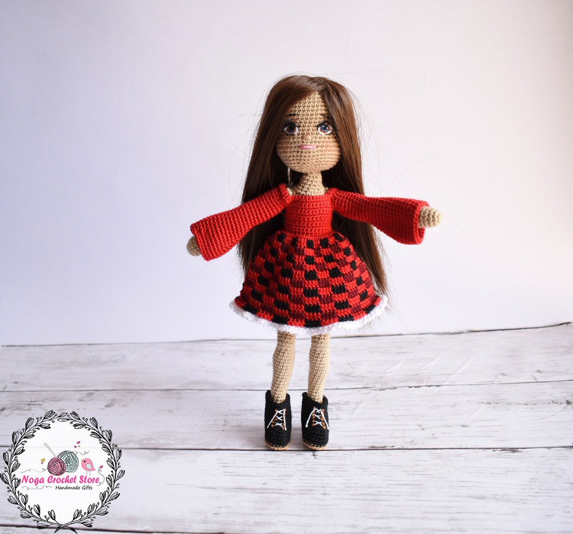 NogaCrochet's tweet photo. @HandmadeHour Hi all ! 
Meet my lovely doll Lama. You can find her pattern at my etsy shop https://t.co/viZRXySQYl https://t.co/kV0VEgYYGy