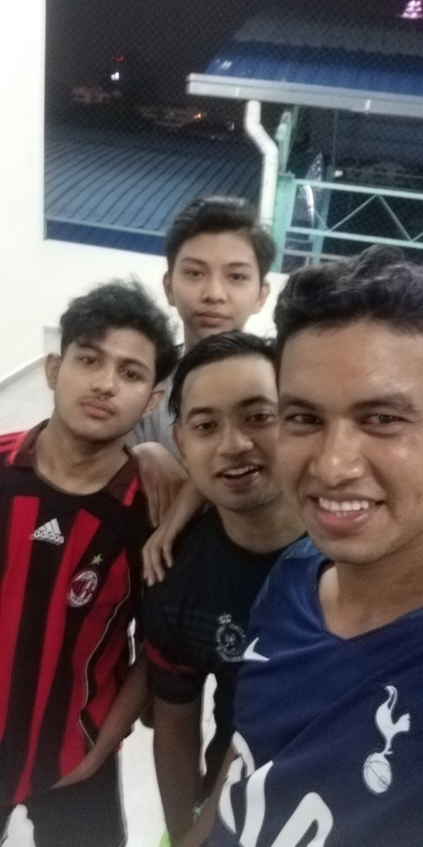 abdl_rahman95's tweet photo. Strong team https://t.co/auVAXr8wii