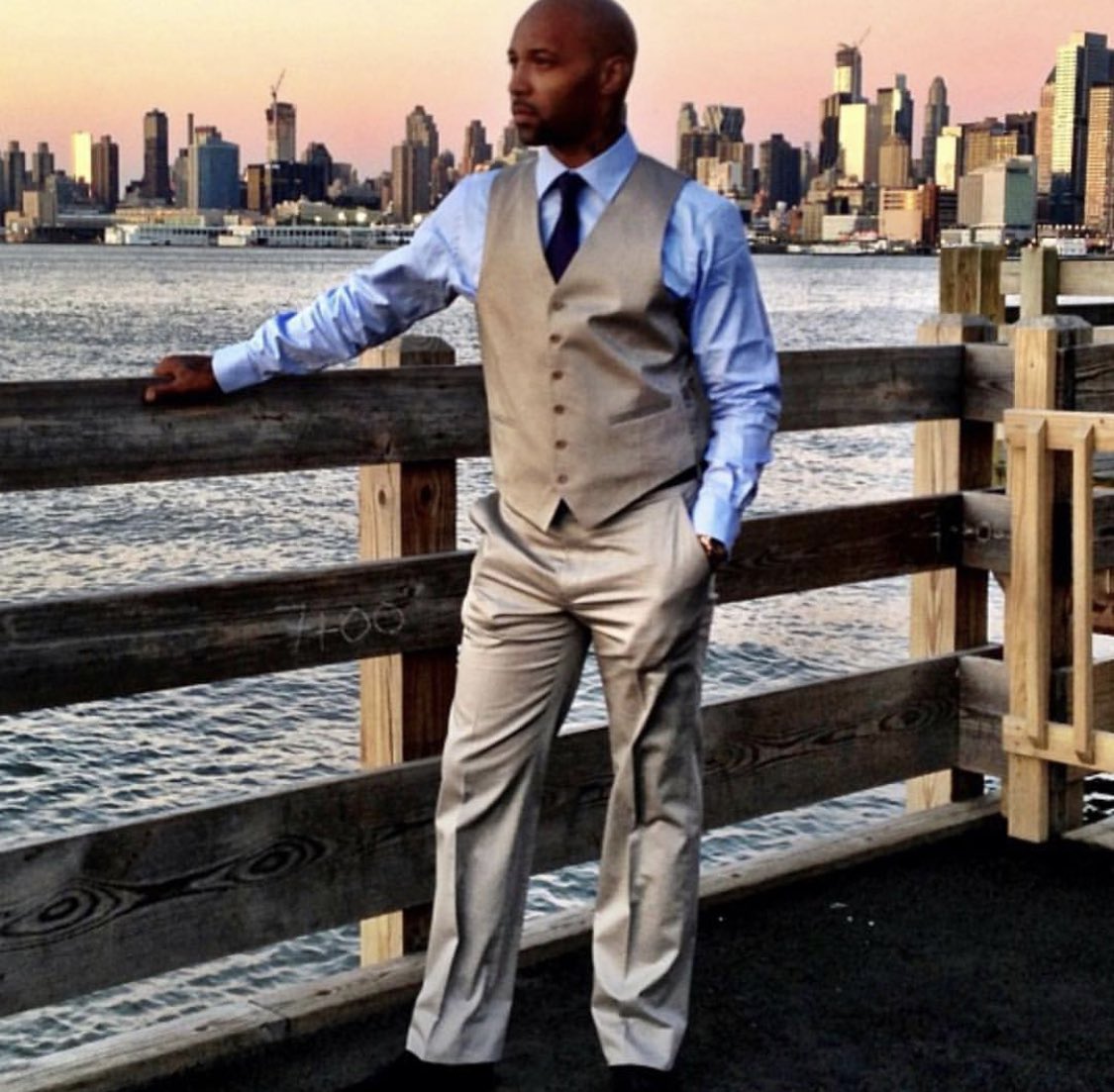 JoeBuddenFit's tweet photo. “I don’t know who needs to hear this but you can’t hold on and let go at the same time” - @JoeBudden https://t.co/xh4SmHZk4e
