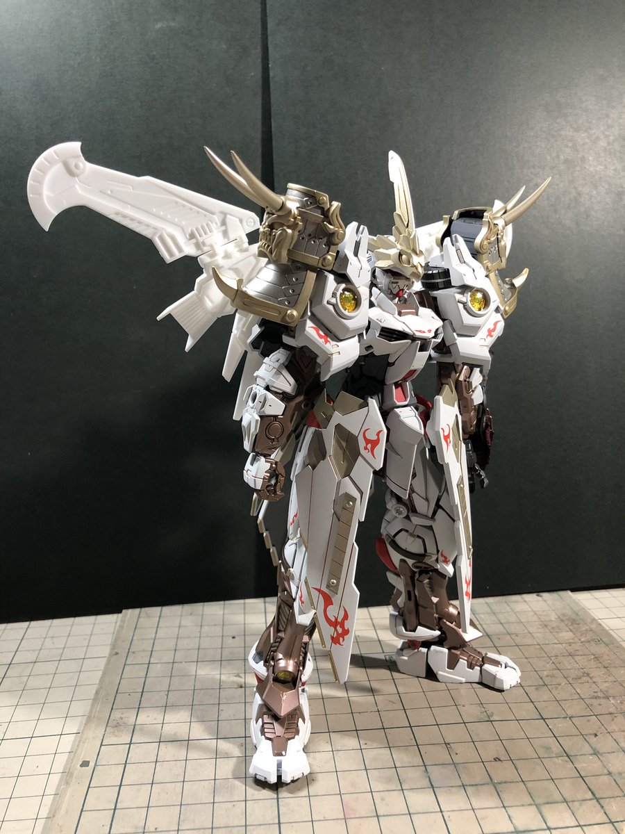 تويتر Kaine かいん モデフェス参加 على تويتر 七支刀のディティール処理終了 塗装でも武器に見えない様に塗装しよう T Co 8zjapvok8j