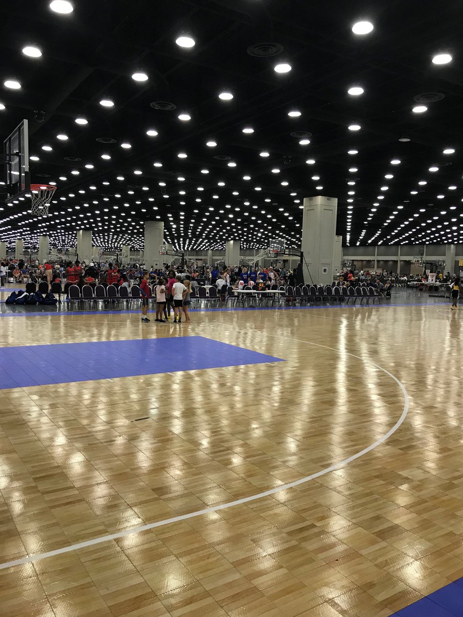 WUhoops's tweet photo. Back at it! Couple big 8am games and a full slate of watching future Gorloks ⁦⁦@BattleintheBoro⁩ #basketballfix #Julyrecruiting https://t.co/WayIwEiPRu