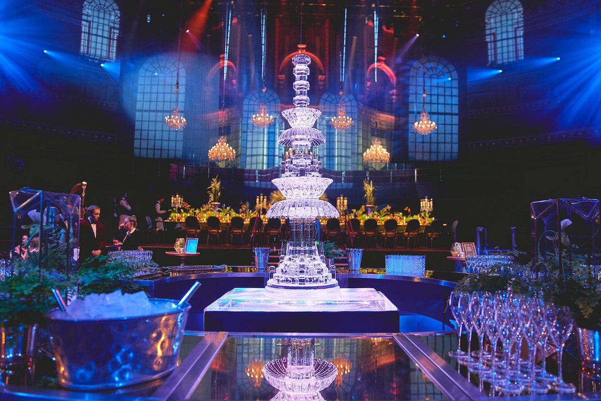 A stunning event we worked on at The Royal Albert Hall 

#event #party #decor #chandeliers