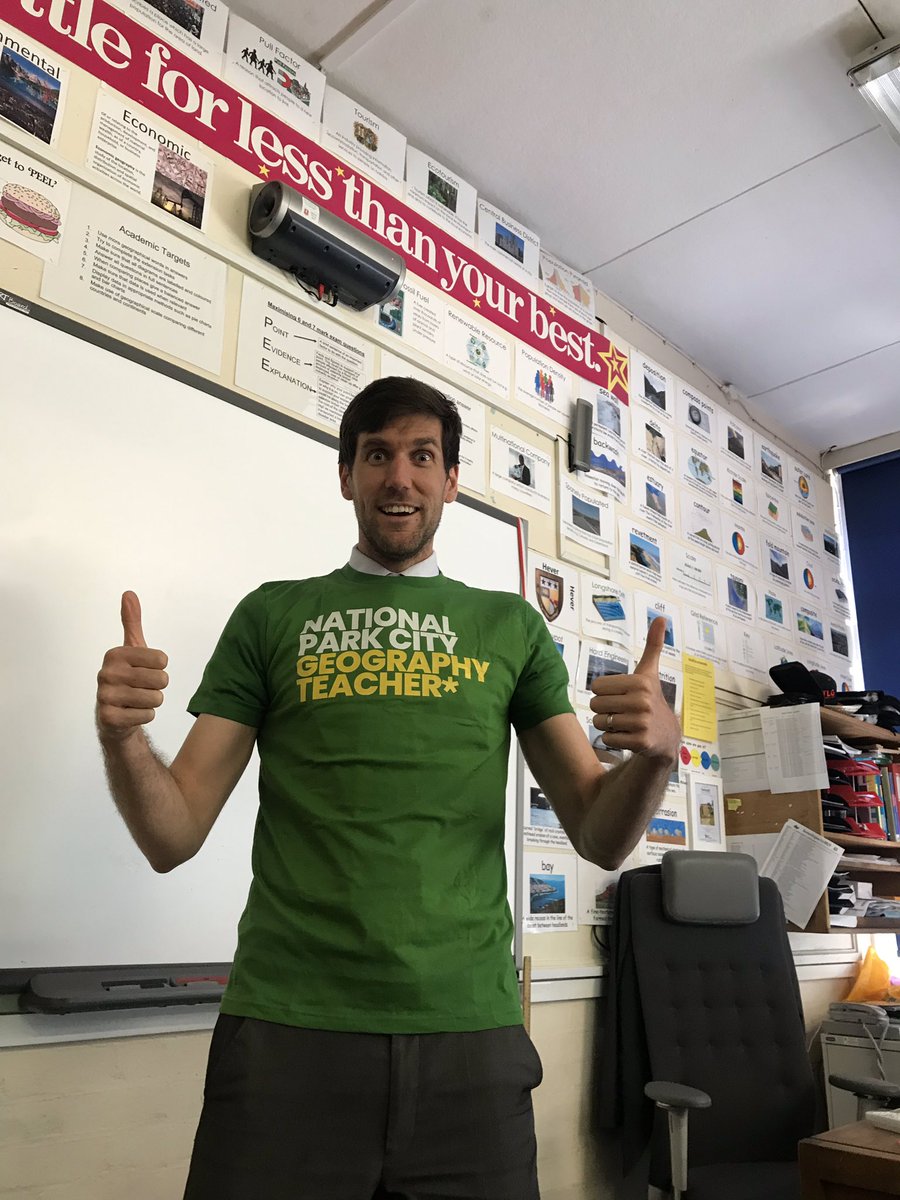 LankyGeogMan's tweet photo. Thanks @Geo_Jo26 for my T shirt! 😃 @DanRavenEllison @LondonNPC #London #LondonNationalPark https://t.co/eObx05MkAt