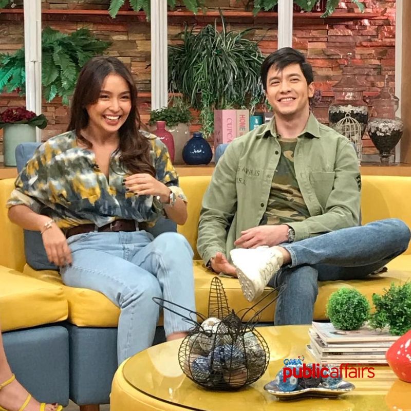 GMA_PA's tweet photo. Magandang umaga! Kung ganitong mga ngiti ba naman ang bubungad sa umaga, buo na agad ang araw! RT if you agree! 😊

#UnangHirit #HelloLoveGoodbye
@bernardokath @aldenrichards02 https://t.co/bl0ehbDMvA