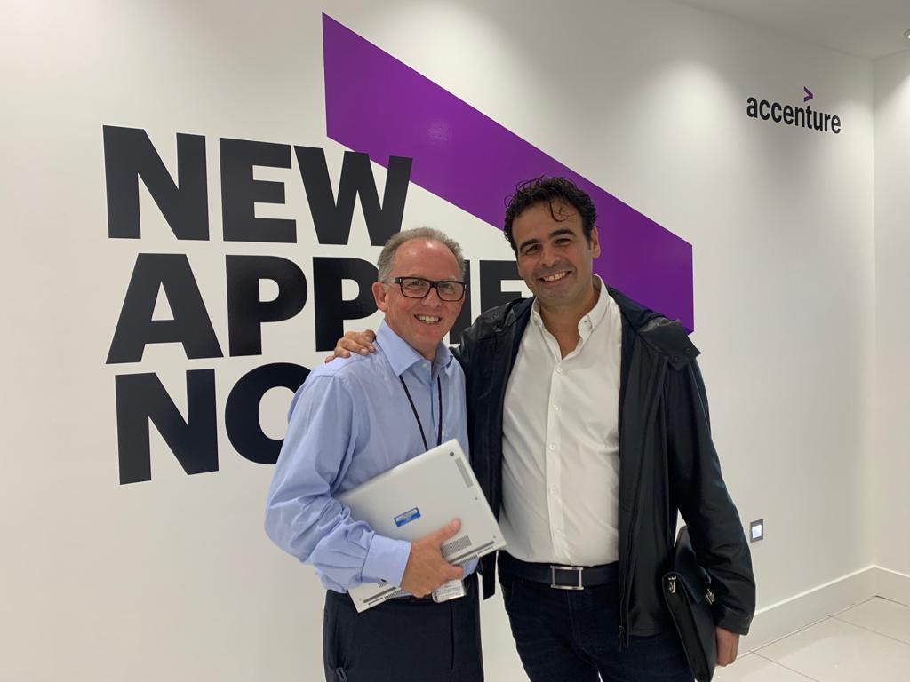 insideboard_tw's tweet photo. So exciting to be there in London to meet great people from @Accenture! Thanks a lot @MarkBeales_BL for welcoming us! Can't wait to succeed new transformation projects together. With @Mbentolila, CEO InsideBoard #SuccessIsTheNewChange #DigitalTransformation #ChangeManagement https://t.co/8NM0I3lK7y