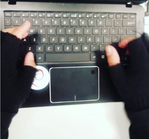 Uno de los socios de gcoop olvidó hoy a la mañana en el colectivo de la línea 65 una mochila Samsonite con su notebook asus 13.3 negra. 
Es su querida herramienta de trabajo. Les pedimos difusión para que aparezca🙏🏾
Por favor, escriban a osiris@gcoop.coop o a nosotres.