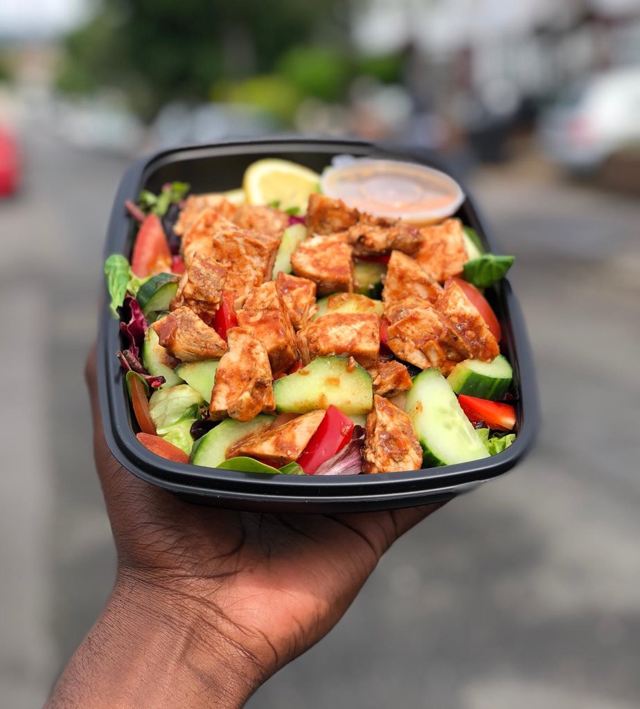 SPACNxtion's tweet photo. Introducing NUTRIIBOX 🥒 

A healthy meal prep business owned by Pastor Rhodell whose aim and passion is creating fitter and healthier people. 🏃

Affordable, healthy tasty meals you never knew you needed!

Instagram: Nutriibox🏆

#EntrepreneurSunday #SPACNation #TimeToTakeover https://t.co/xJaF7OH13I