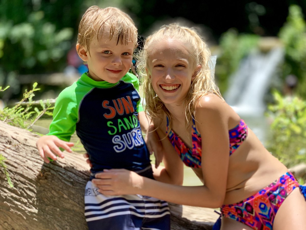 mamaMal3's tweet photo. Sunshine, lots of water and being with friends who are more like family = Madiyn living her best life. #Framily #austin2019 #goodtimesgreatfriends https://t.co/gfT8CliDrC