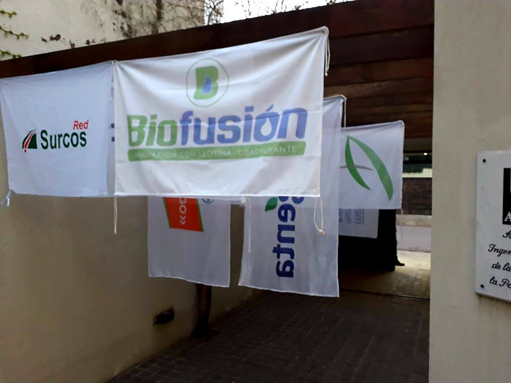 Aianba_org's tweet photo. ¡¡¡Exitosa jornada para comenzar este jueves!!!
Curso de Aplicación de Fitosanitarios para Asesores @marianoluna79 #Agro #Socios #Sponsors #INTA
#ACA #BAYER #CORTEVA #DEKALB #BASF #BIOFUSIÓN #ALBOUGH #PROFERTIL #RIZOBACTER #SYNGENTA #LIGIER #REDSURCOS #FMC https://t.co/zFdEDIbqwt