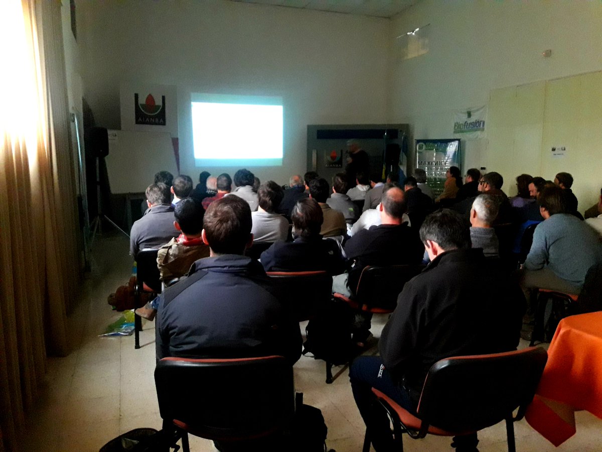 Aianba_org's tweet photo. ¡¡¡Exitosa jornada para comenzar este jueves!!!
Curso de Aplicación de Fitosanitarios para Asesores @marianoluna79 #Agro #Socios #Sponsors #INTA
#ACA #BAYER #CORTEVA #DEKALB #BASF #BIOFUSIÓN #ALBOUGH #PROFERTIL #RIZOBACTER #SYNGENTA #LIGIER #REDSURCOS #FMC https://t.co/zFdEDIbqwt