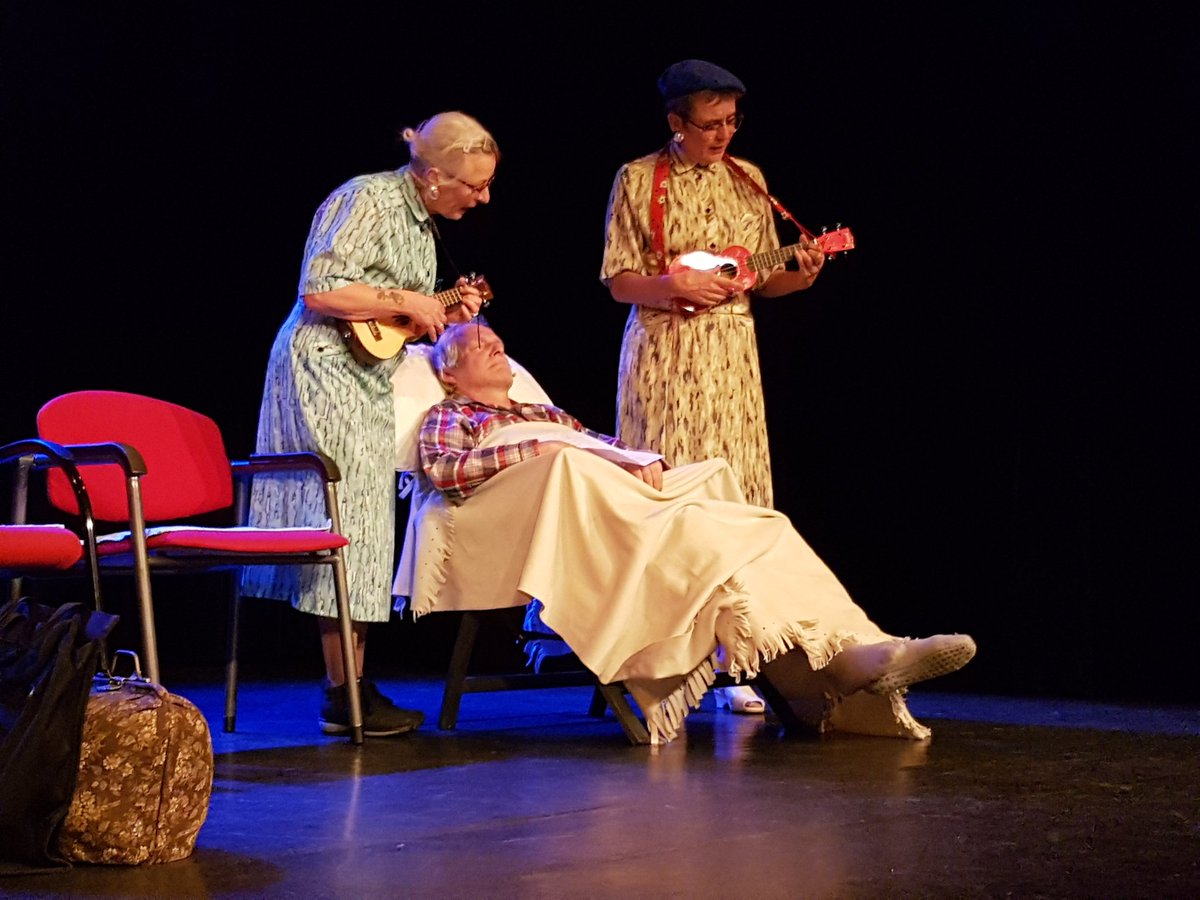 In de laatst verschenen #nieuwsbrief van #hospice <a href="/HuisaandeVecht/">HospiceHuisadVecht</a> een mooi verslag van onze jubileum #theateravond met oa <a href="/anne_goossensen/">Anne Goossensen</a> over de waarde van #vrijwilligers binnen de #palliatievezorg. Mooie terugblik...