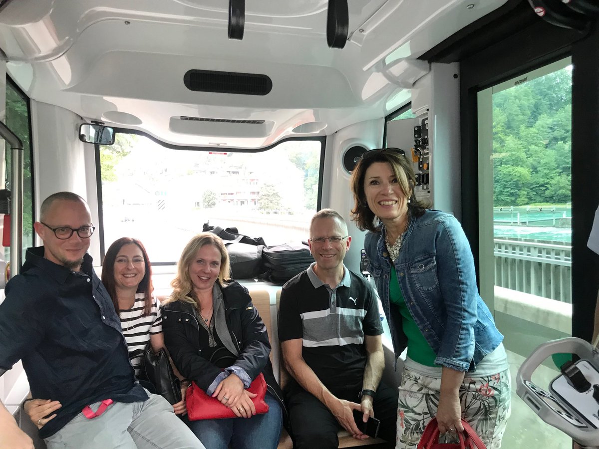 BERNMOBIL's tweet photo. Team #Markom #bernmobil auf Reko im #mattequartier auf der Linie 23 #sff 😎 https://t.co/VZNTqjLgNF