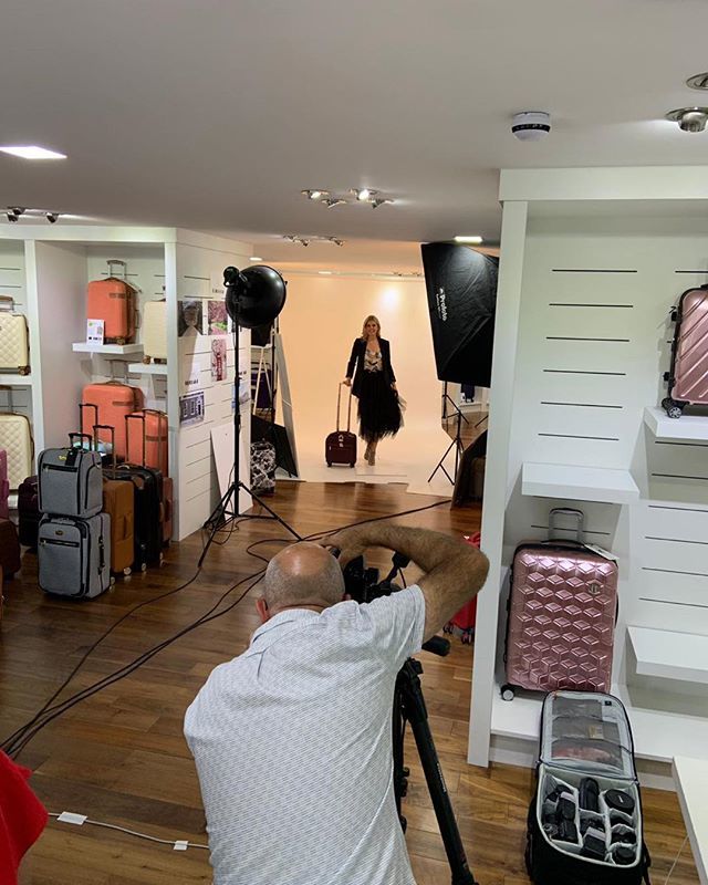 BJPPhotography's tweet photo. #Studioonlocation #tightspace @itluggage #photographer #stillsphotographer #digitalphotography #commercialadvertisingphotographer
#photostudio #photographicstudio #advertising
#advertisingphotographer
#packshots #productphotography #productphotographer… https://t.co/svo3ODJPiz https://t.co/O0mrMwDDVP
