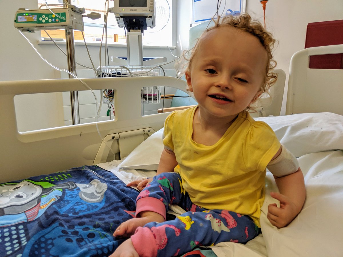 darcypr's tweet photo. Thanks to @PulseArtsCIC for jamming with Winnie this morning at Broomfield Hospital. She loved the singsong 🎶

#shakeitupbaby #twistandshout 
#winniealicedarcy https://t.co/R5U8pWTwk3