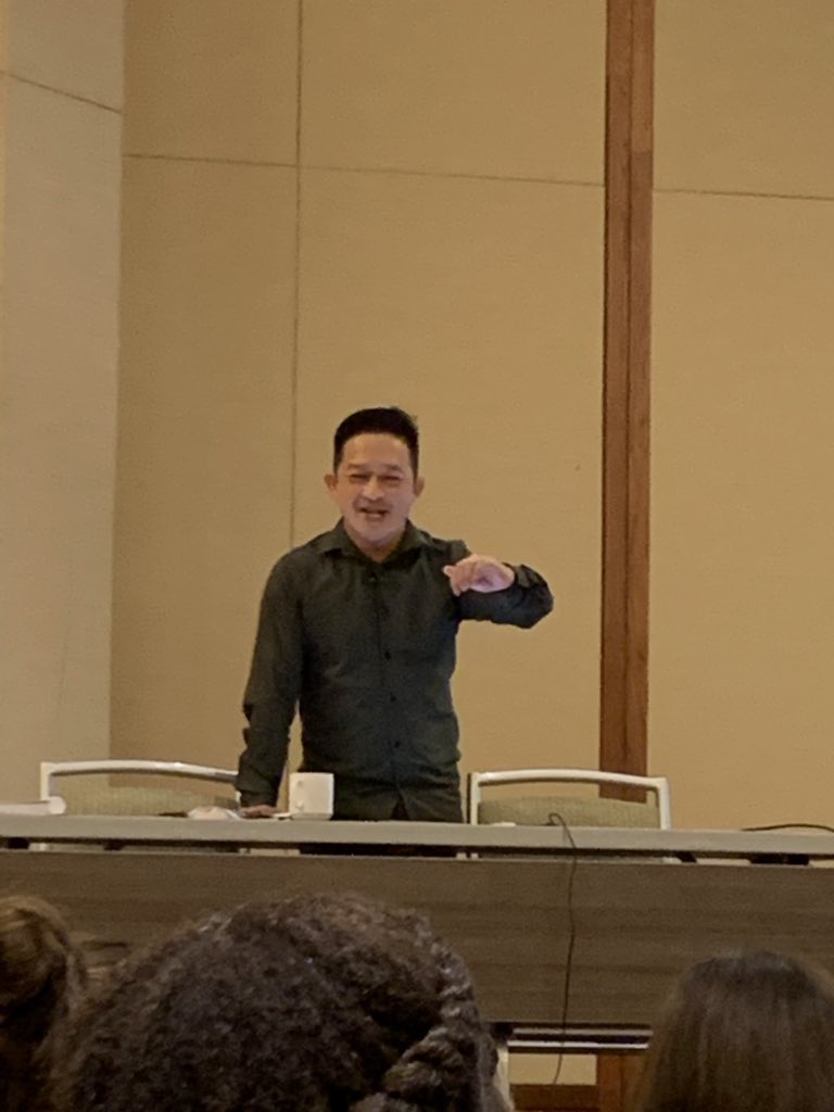 SSchneiderCISD's tweet image. Three things for LOW achievement in math: memorize everything, procedures without understanding, and tedious computation.
Instead, “problem solving is the heart of doing mathematics.” ❤️ #mathplus2019 @Supt_comalisd @ban_har