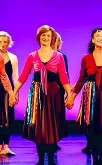 SageDanceCo1's tweet image. Congratulations to our inspirational @SageDanceCo1 member @MaggyPigott @AgeingBetter on the launch today of her book #HowtoAgeAgeJoyfully. She will have us prancing and dancing joyfully well into our dotage, we have no doubt! Fabulous achievement, Maggy! 👍❤️📚