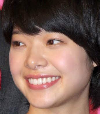 たく Auf Twitter 岸井ゆきのさん この方の笑顔を見た瞬間一目惚れですね 今まで見てきた女性の中でもトップクラスの歯のキレイさ 美しすぎる ぜひ観察させていただきたい 岸井ゆきの キレイな歯