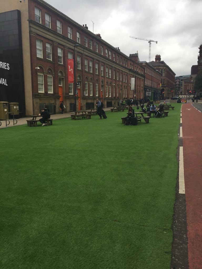 How would you like to meet with your accountants in a nice park right outside their office? #Leeds #Accountants #popuppark ☎️ 0113 2293000