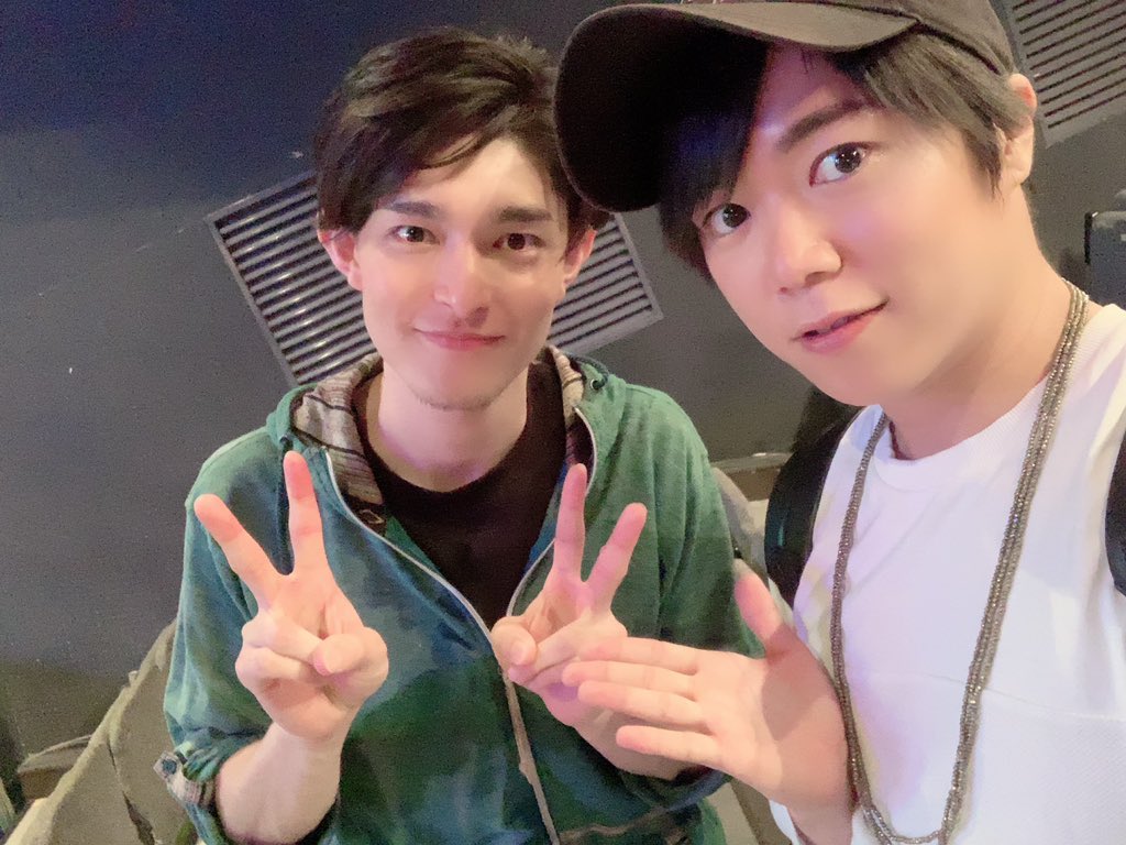 yak2vn's tweet photo. 満腹企画 舞台「封印壊除」観劇してきました‼️
カエデソウのメンバーもたくさん出演していて平さんの脚本演出✨
久しぶりにみんなに会えました‼️
小俣くんも誠人もめちゃくちゃ久しぶりだったわ😝
共演者の舞台観るとめっちゃ刺激になるし、新たな一面も…
とりあえず平さんはズルい役です🤭
#封印壊除 https://t.co/fMlYJP1tDm