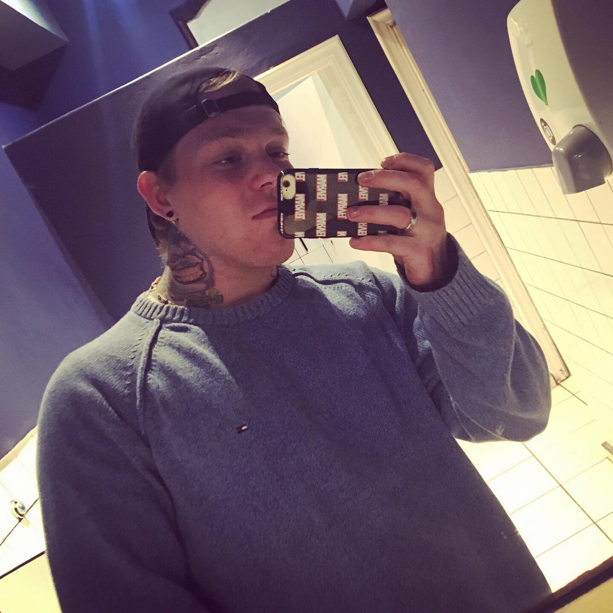 Damian Carl Buchanan (@damiancbuchanan) on Twitter photo 