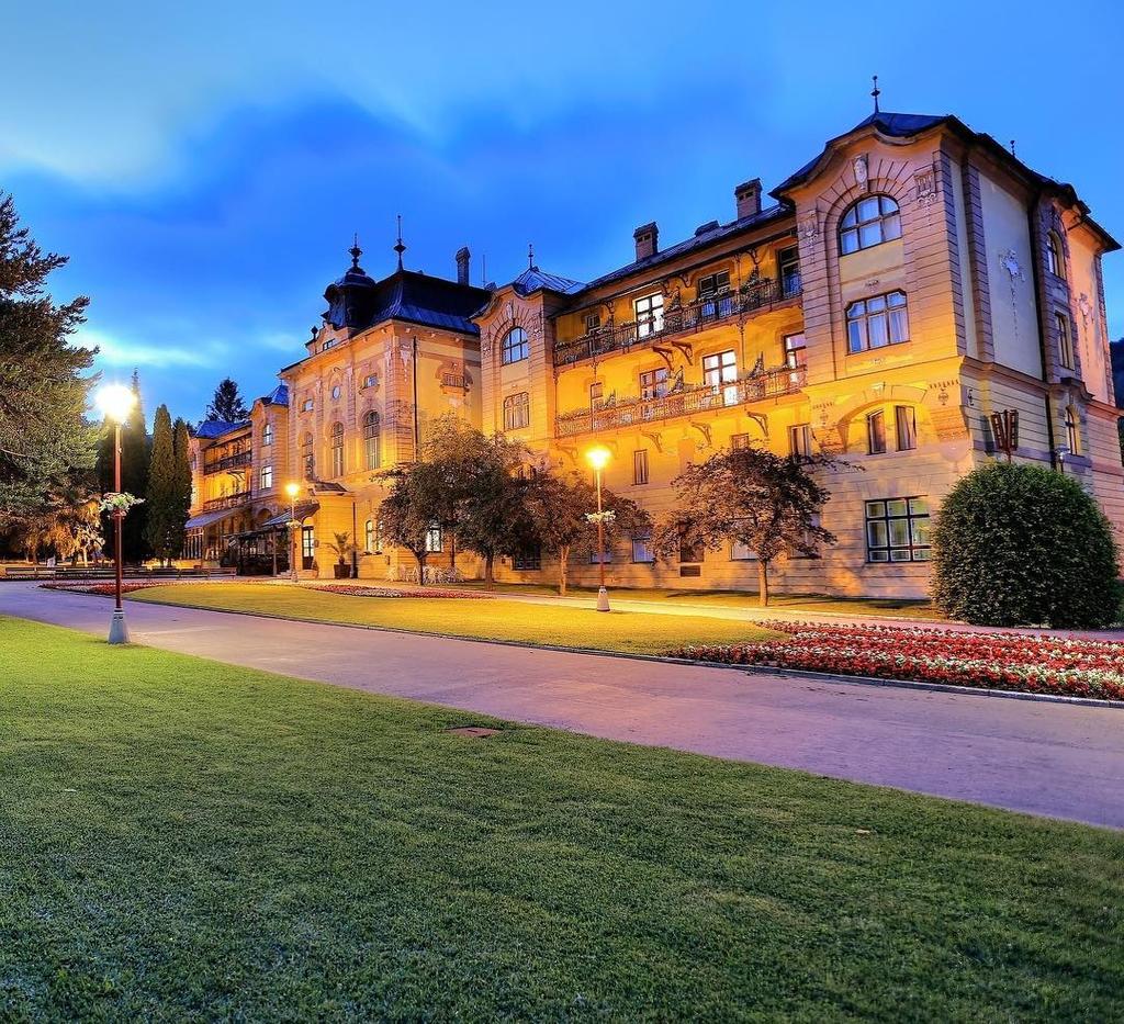 adventoura's tweet photo. #BardejovSpa ⛲was visited by many well-known historical figures - Marie Louise, Russian Tzar Alexander I., Empress Elisabeth👸. Do you want to belong to them? Contact us: https://t.co/KtloNxQKpI
#Slovakia #healing #hotspringwater #trip #tour
Photo 📷:@fotosotmariansoth👍 https://t.co/cQ5RYFjyhd