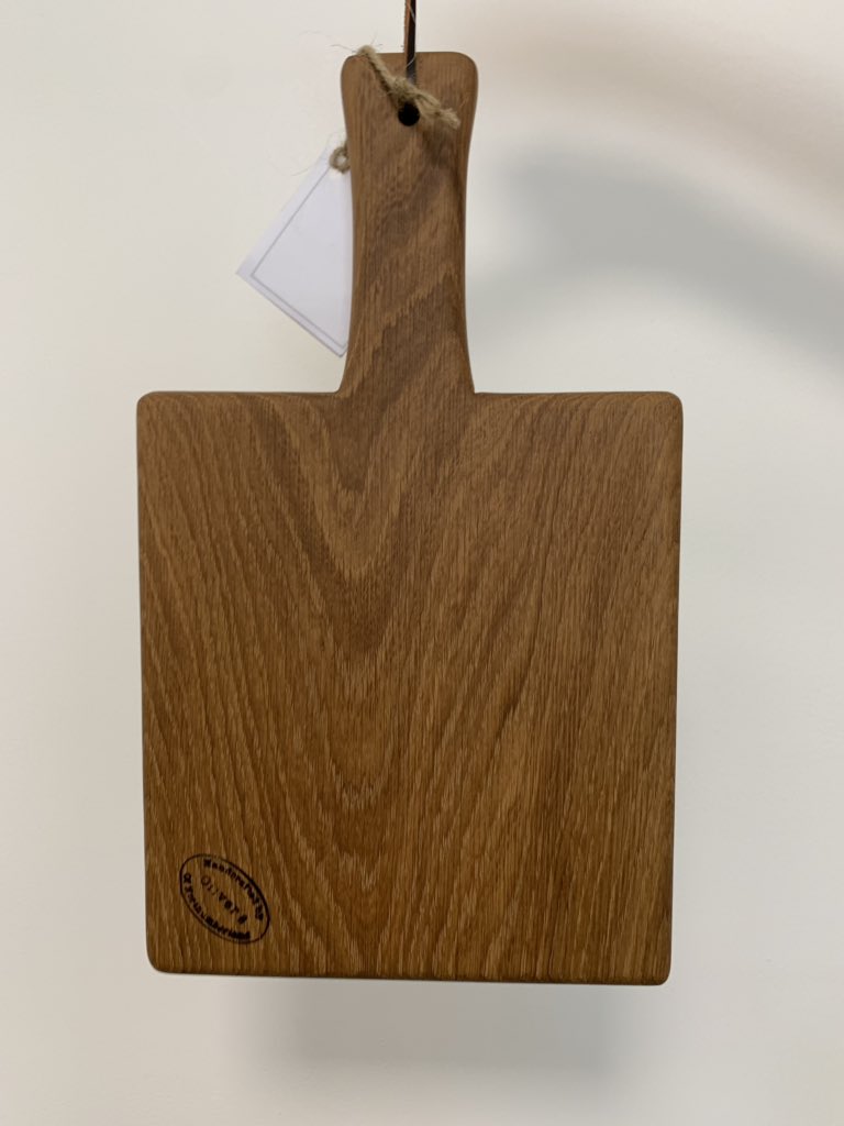 The_Cracket's tweet photo. ‘The Bat’! Great for serving food and chopping food! Available at The Cracket! #food #chop #serve #oak #home #choppingboard #servingboard #artisan #decor #kitchen #kitchenware #handmade #handcrafted #northumberland #handmadeinnorthumberland #handcraftedinnortgumberland https://t.co/879aUCXk4o