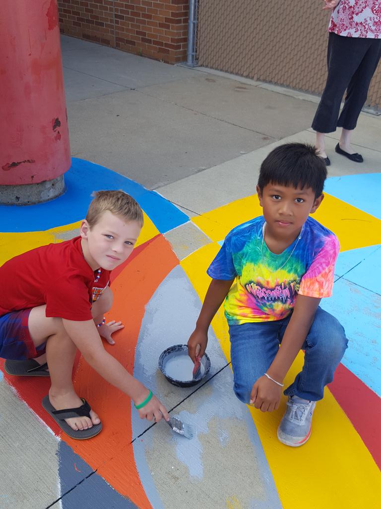 howeheidijb's tweet photo. Amazing art happening now! And it spells Gage! #connnections @RPSGage @MNCommSchools @TAartsMN Can't wait to see kids hopping from color to color! @RPS535 @CommSchoolsRoch https://t.co/K6V2EIp5SC