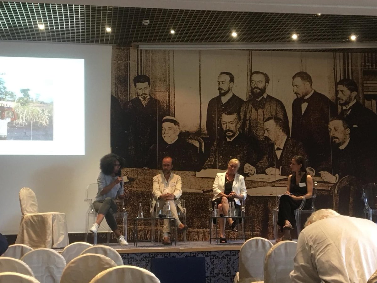CFFondations's tweet image. [EN DIRECT] @AudreyPulvar parle de son Fonds de dotation @African_Pattern lors de la #plénière "Préserver notre #environnement, des solutions à inventer" #AdF2019