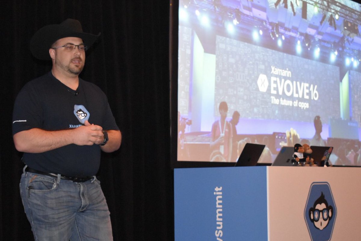 XamDevSummit's tweet photo. Now on stage @DanJSiegel 👏

#XamDevSummit #AvantiPoint https://t.co/wxsh4KHl4h