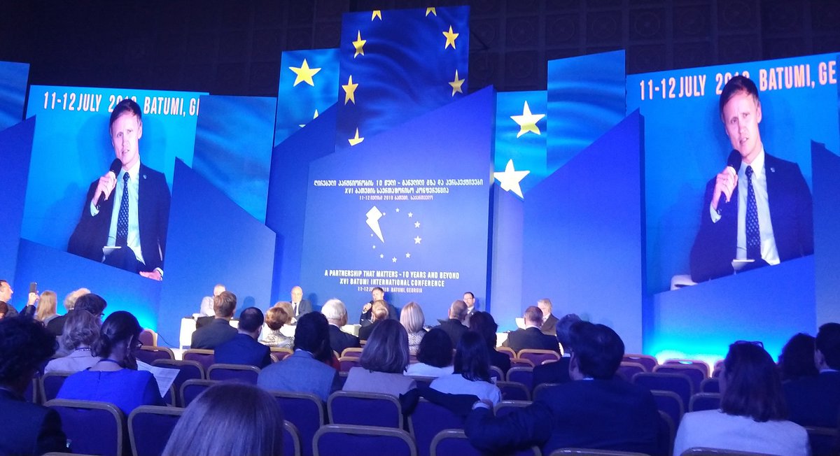 JanCingel's tweet photo. Session5 of #GEW2019 #BatumiConference w/#LevanIzoria of @ModGovGe🇬🇪 @RihardsKols chaired🇱🇻 #LucDevigne @eu_eeas #MichaelGahler🇩🇪 moderated by #FraserCameron @epc_eu discussing #BlackSea security. #Georgia #Ukraine #Russia https://t.co/UzdLhwhgXH