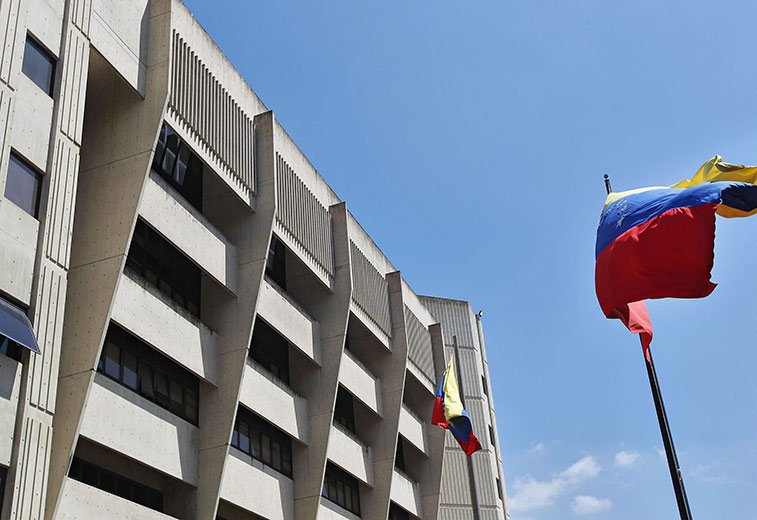 TSJ ratifica condena de 29 años y seis meses de prisión para homicida de Bassil Dacosta fb.com/notes/tribunal…