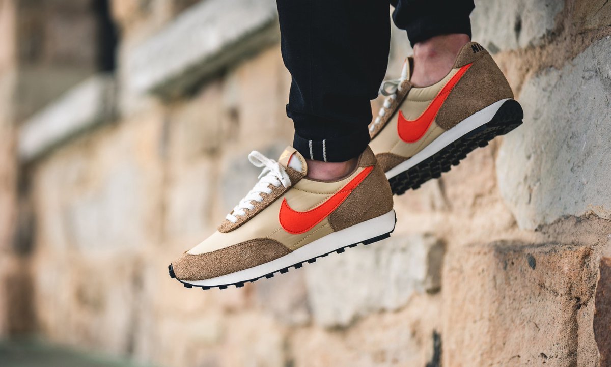 nike daybreak vegas gold