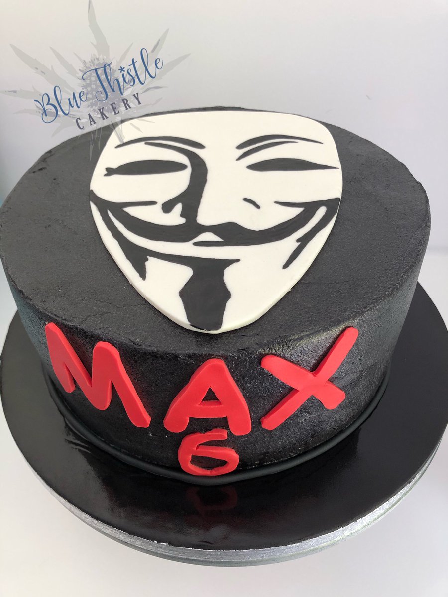BlueCakery's tweet photo. V for Vendetta and just a hand painted mask as a strong statement.. with a very black airbrushed Victoria sponge. 
#bluethistlecakery #bespokecakes #birthdaycakes #vforvendetta #vforvendettacake #handpaintedcake #celebrationcakes #macclesfield #cheshire #cheshirelife https://t.co/OFK8jILiti