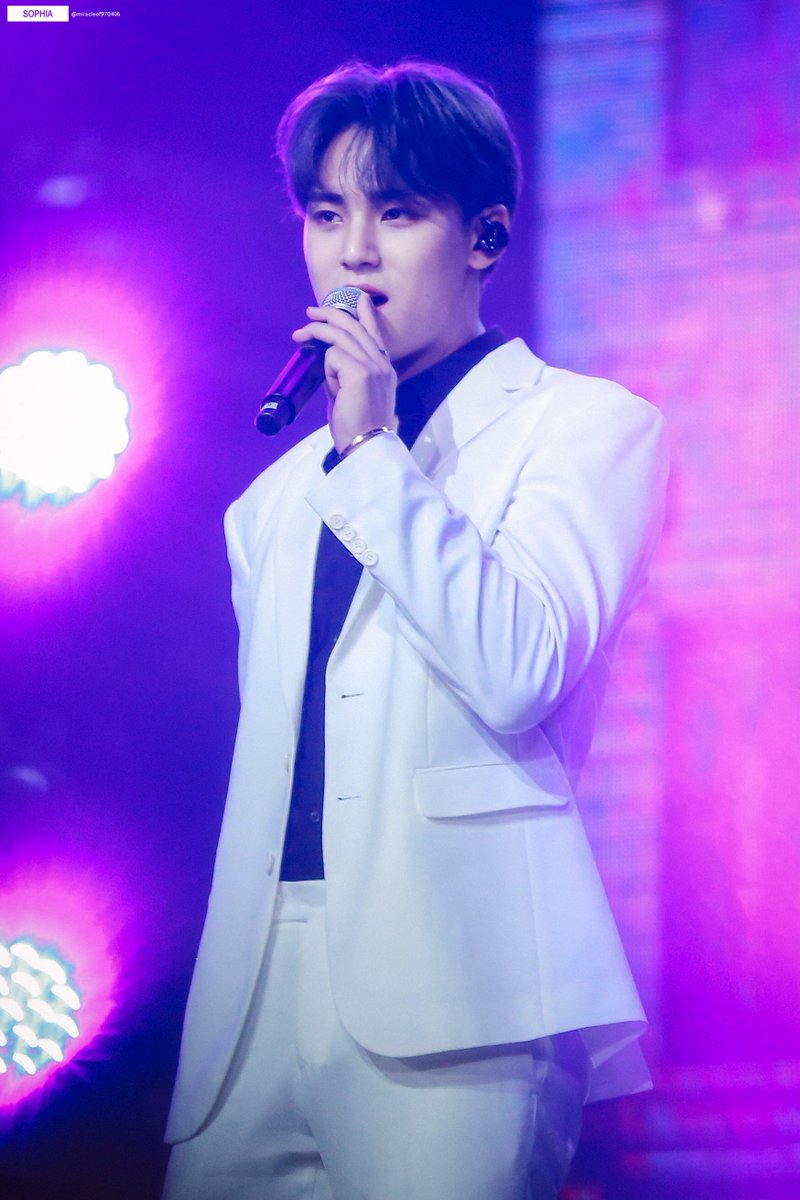 miracleof970406's tweet photo. #SEVENTEEN #세븐틴 #민규 #MIINGYU 
190705 sbs HK HD #MC규 https://t.co/96DyBtHSmL