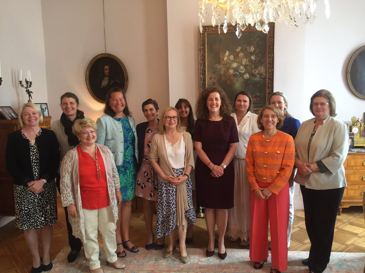 heidiguerer's tweet image. #EU Women Ambassadors #Coremer discuss culture, science, education, women&apos;s affairs with @ivanengelshoven
