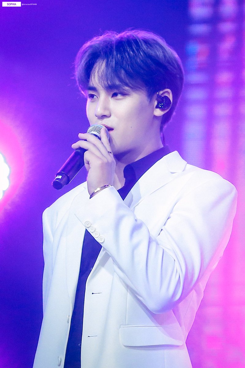 miracleof970406's tweet photo. #SEVENTEEN #세븐틴 #민규 #MIINGYU 
190705 sbs HK HD #MC규 https://t.co/96DyBtHSmL