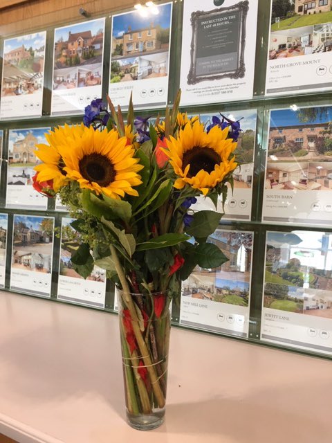 A much appreciated gift has brighten up this cloudy day in Wetherby 😀 A sunny thank you from a thoughtful vendor in Walton.
