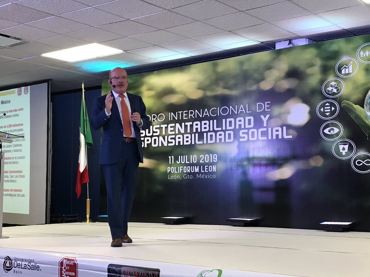 ClaudiaAvilaC's tweet photo. “La Sustentabilidad empieza desde nosotros en lo cotidiano” José Zozaya, #KCSM 6o Foro Internacional de Sustentabilidad y Responsabilidad Social #CPLB #USMCCGTO #ParquesIndustriales @ONUDI_Mexico #ODS @CONCAMIN @index_mexico https://t.co/T1ebAZv3Xg