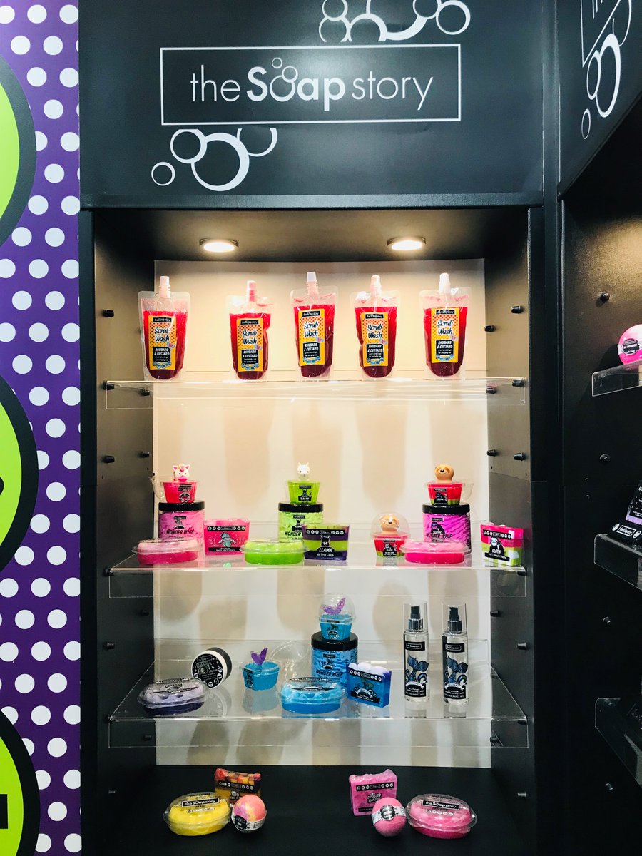 premierlabels's tweet image. #TBT to @Soapstoryoffical stand at The Home and Gift Show Last year. We always look forward to seeing their display and getting a good sniff of the new products. We wonder what they’ll come up with this year 😊 

#premierlabels #exhibition #newproducts #giftshow #homeandgift