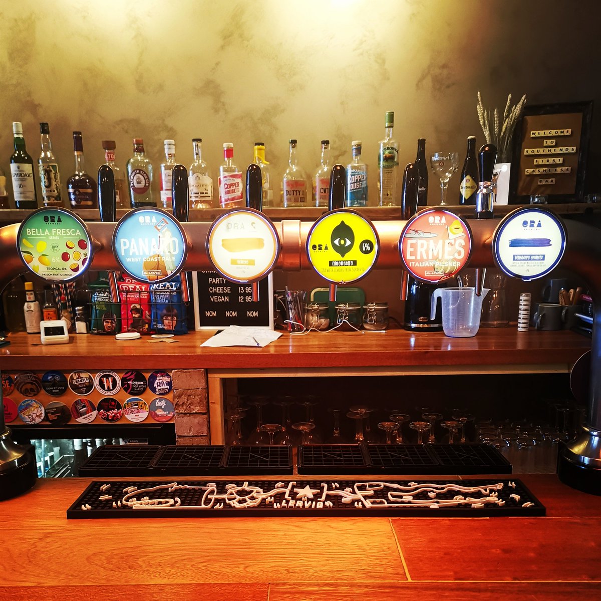 craftwerkbeers's tweet photo. They're on! 6 beers from the very exciting @orabrewing. Including a limoncello IPA, a tropical IPA with passion fruit & Mango and the fantastic Blueberry Granola. The brewers will be down to talk through them all this evening! #taptakeover #orabrewing #beer #craftbeer #southend https://t.co/QmuKwHnsdW