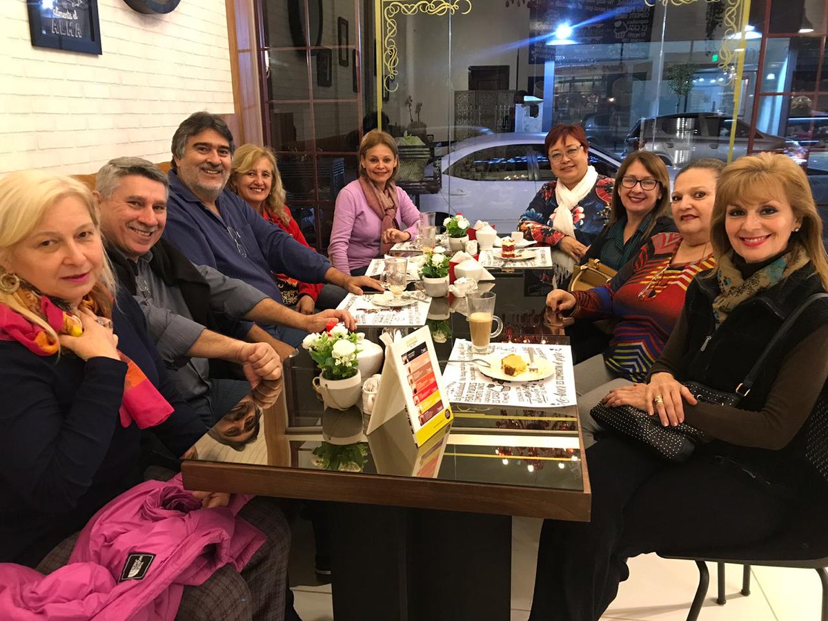 O_petta's tweet photo. Noche de compás..CIC https://t.co/yDmwG5C5SS