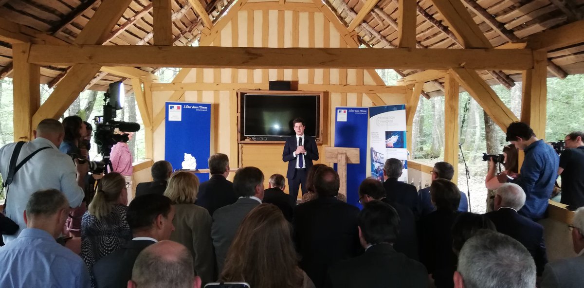BeraudJean's tweet photo. Inauguration du pylône mobile multi-operateurs sur le site du chantier médiéval de Guedelon présence du ministre Julien Denormandie @OrangeBFC @VMorlighem @cyrilluneau @OlivierBisiaux @phbaumel @FMartinOrange @ThierryGerma @jphil_george https://t.co/9UjDVl5Zlb