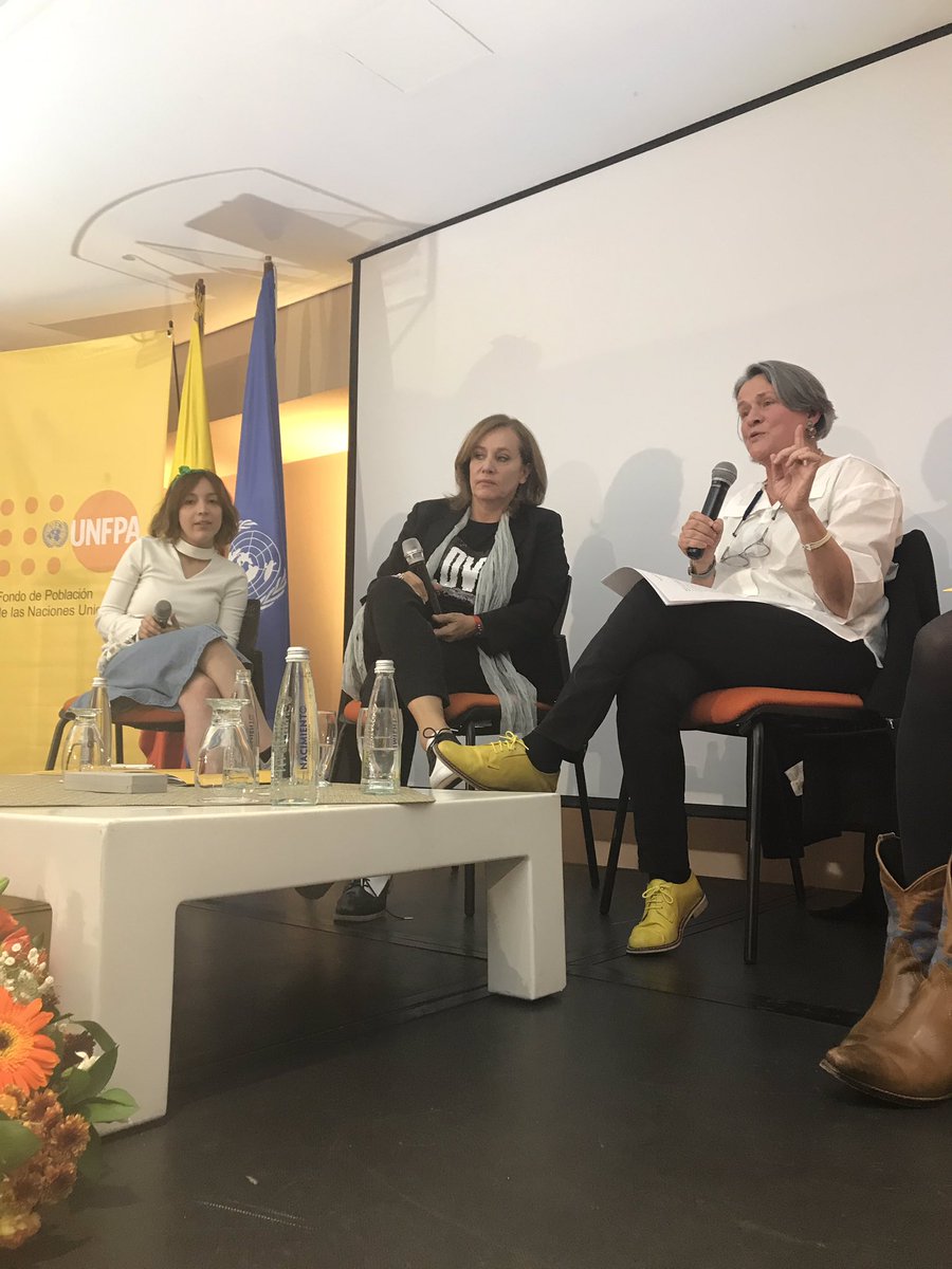 UNFPAColombia's tweet photo. 👩🏿👩🏻👩🏼“Las mujeres todas somos hijas, pero no todas tenemos que ser madres, la maternidad no nos define como mujeres”.@Bqueenter
#YoMeSumoDMP #DMP2019 https://t.co/KtNFhkmpVC