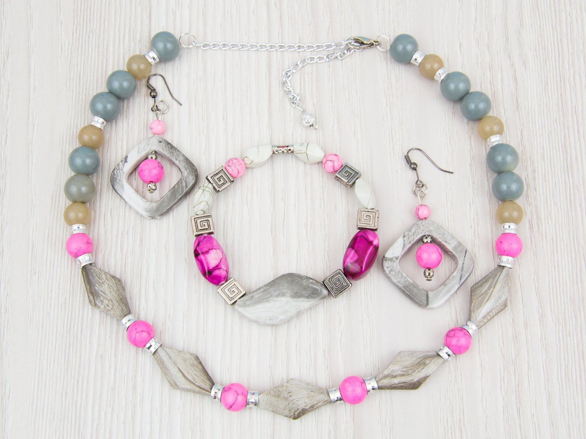 BlackSeaCraft's tweet photo. pink gray jewelry set
#etsy #handmade #jewelry #bracelet #oneofakind #necklace #earrings #jewelryset #pinkandgray #casualjewelry #Geometric https://t.co/foHjDAjQt0 https://t.co/Fn2Zcgtppz