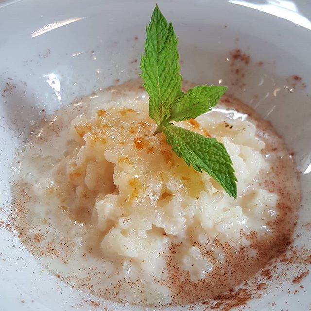 Arroz con leche de coco y crema de limón y hierbabuena @restaurantesopranis @Sopranis #restaurantescadiz #sopranis #bibgourmand #restaurantesopranis #dessert ift.tt/2G5wXa8