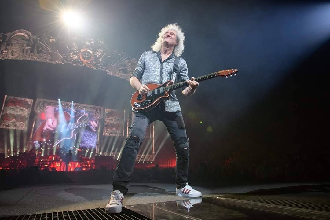 aqueenofmagic's tweet photo. #QAL | Magnífico primer show de la gira por Norteamérica en el Rogers Arena de #Vancouver. Hubo muchas sorpresas.
Más info: https://t.co/pNnY3QiuKT
•
#aqueenofmagic #queenadamlambert #adamlambert #brianmay #rogertaylor #rhapsodytour #qaltour #queen https://t.co/kB2mDXDi3y