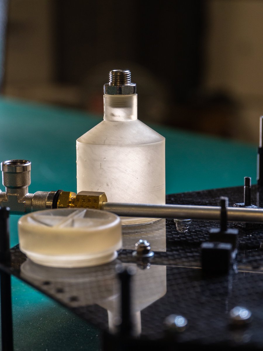 Additic3D's tweet photo. #Conception et #impression3d d'un petit réservoir d'alimentation en #stéréolithographie avec filetage de précision pour une adaptation parfaite 😀👌 https://t.co/DdNAwx0JlU