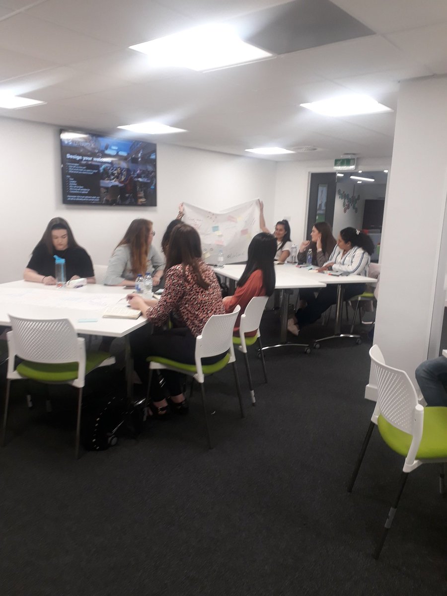 AlisonatUoL's tweet photo. Amazing insights from @livunicareers student #digitalcoaches this afternoon. A great workshop sharing ideas on how we can engage and support our local students from day 1! @Agent_Academy #localstudents #welcomeforall #peertopeer https://t.co/Y08Zjurzx4
