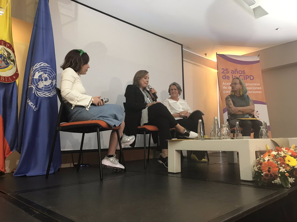 UNFPAColombia's tweet photo. 💡💡“El aporte que hago para romper todas las barreras es prender la luz, hablar desde la verdad nos libera, poner la verdad por delante, cuando uno tapa la verdad se convierte en pecado” .@alejaoficial
#YoMeSumoDMP #DMP2019 https://t.co/sDvw6akly5